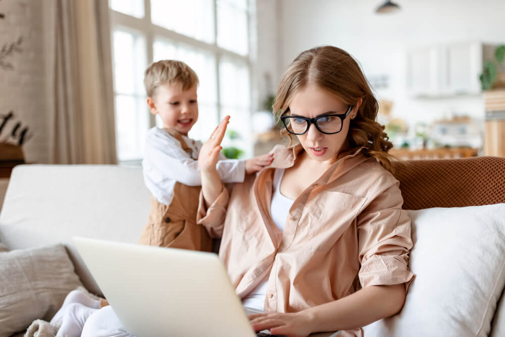 how do narcissists treat their children