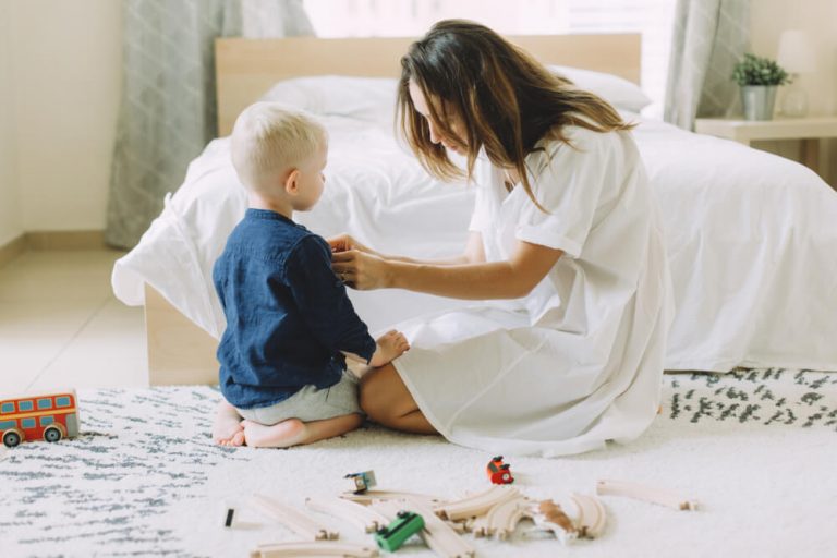 How to Teach the Child to Get Dressed On Their Own? What to Do if the ...