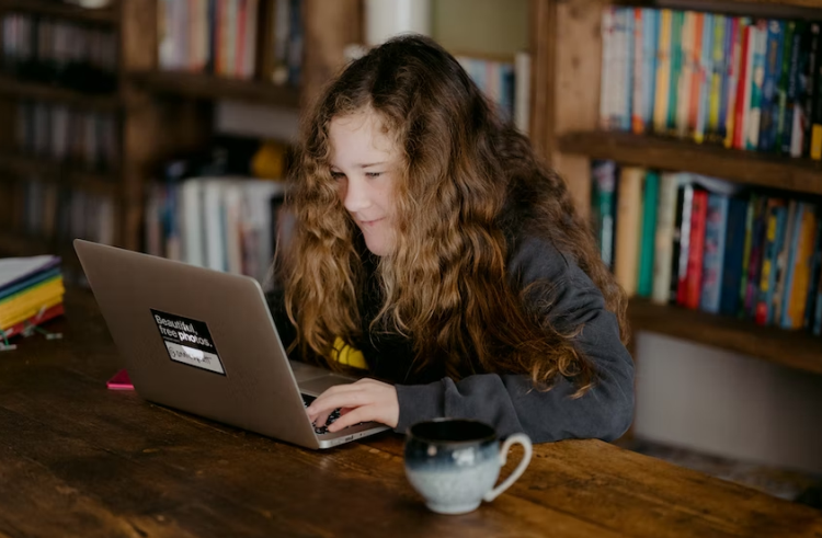 Illegal Streaming Sites Uncovered: A Parent's Guide | Findmykids