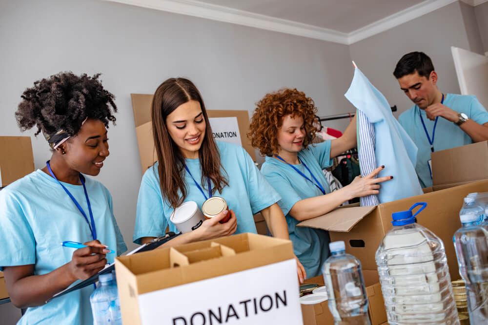volunteer opportunities for 13 year olds