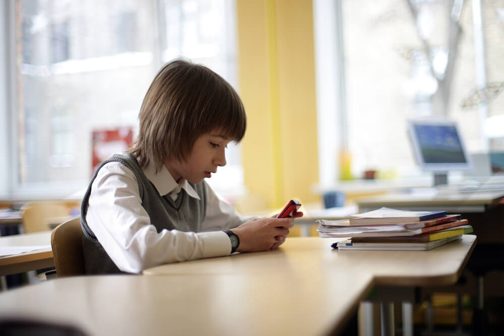 20 reasons why cell phones should be allowed in school