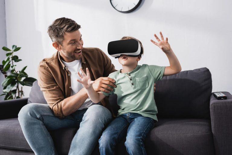 Kid Using The Oculus Rift 2 Oculus Parental Controls Guide | Quest 2 For Kids