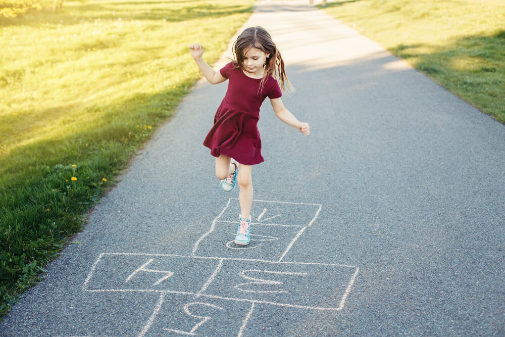 how to play hopscotch