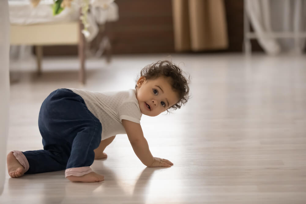 babies walking