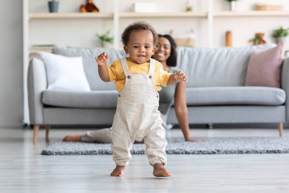 1 year old baby walking