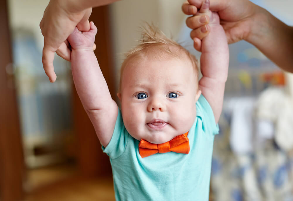 when do babies start walking