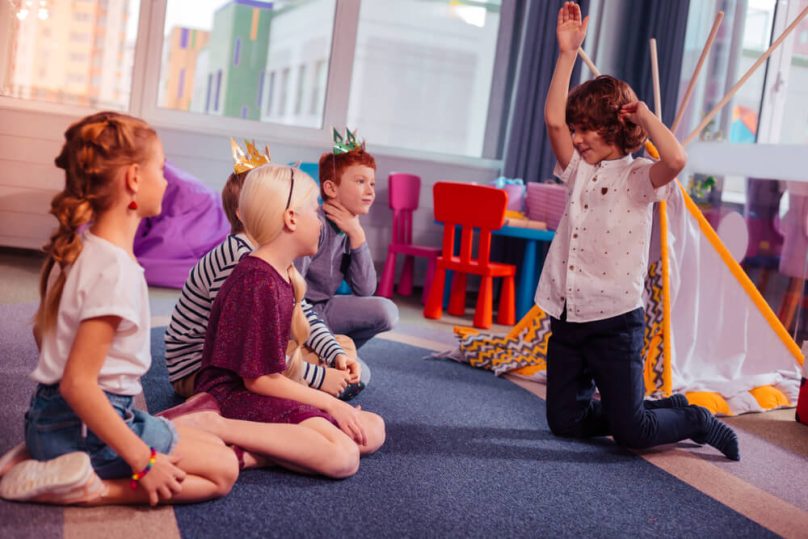 25 Fun Indoor Games for Kids to Play at Home | Findmykids