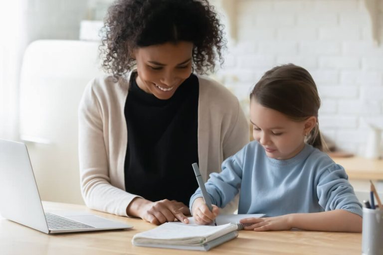 What Is a Bonus Mom? Understanding the Meaning and Experience | Findmykids