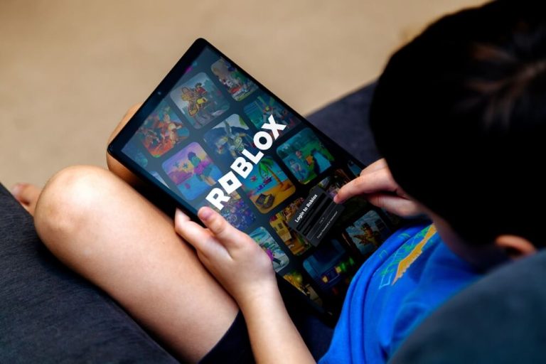 Illegal Streaming Sites Uncovered: A Parent's Guide | Findmykids