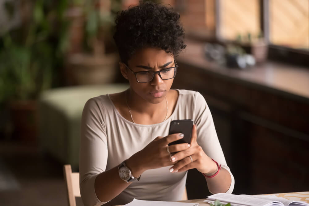 how to tell if someone's phone is dead